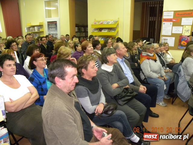 Zdjęcie w galerii na portalu naszraciborz.pl: Nohavicę wyśpiewa Łanuszka wiadomości z regionu