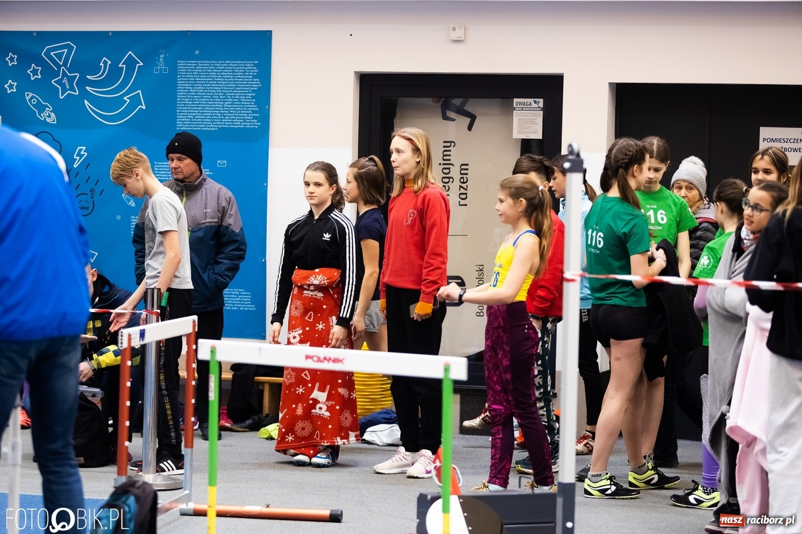 Zdjęcie w galerii na portalu naszraciborz.pl: Królowa sportu w Raciborzu. Halowe Mistrzostwa Śląska w hali ZSOMS [FOTO i WIDEO] wiadomości z regionu