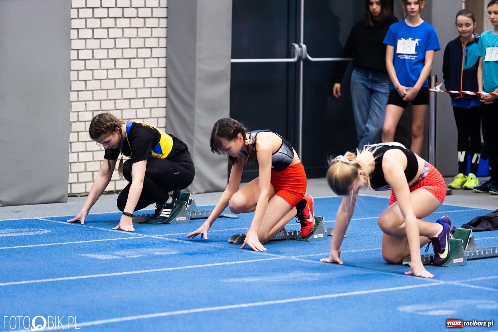 Zdjęcie w galerii na portalu naszraciborz.pl: Królowa sportu w Raciborzu. Halowe Mistrzostwa Śląska w hali ZSOMS [FOTO i WIDEO] wiadomości z regionu
