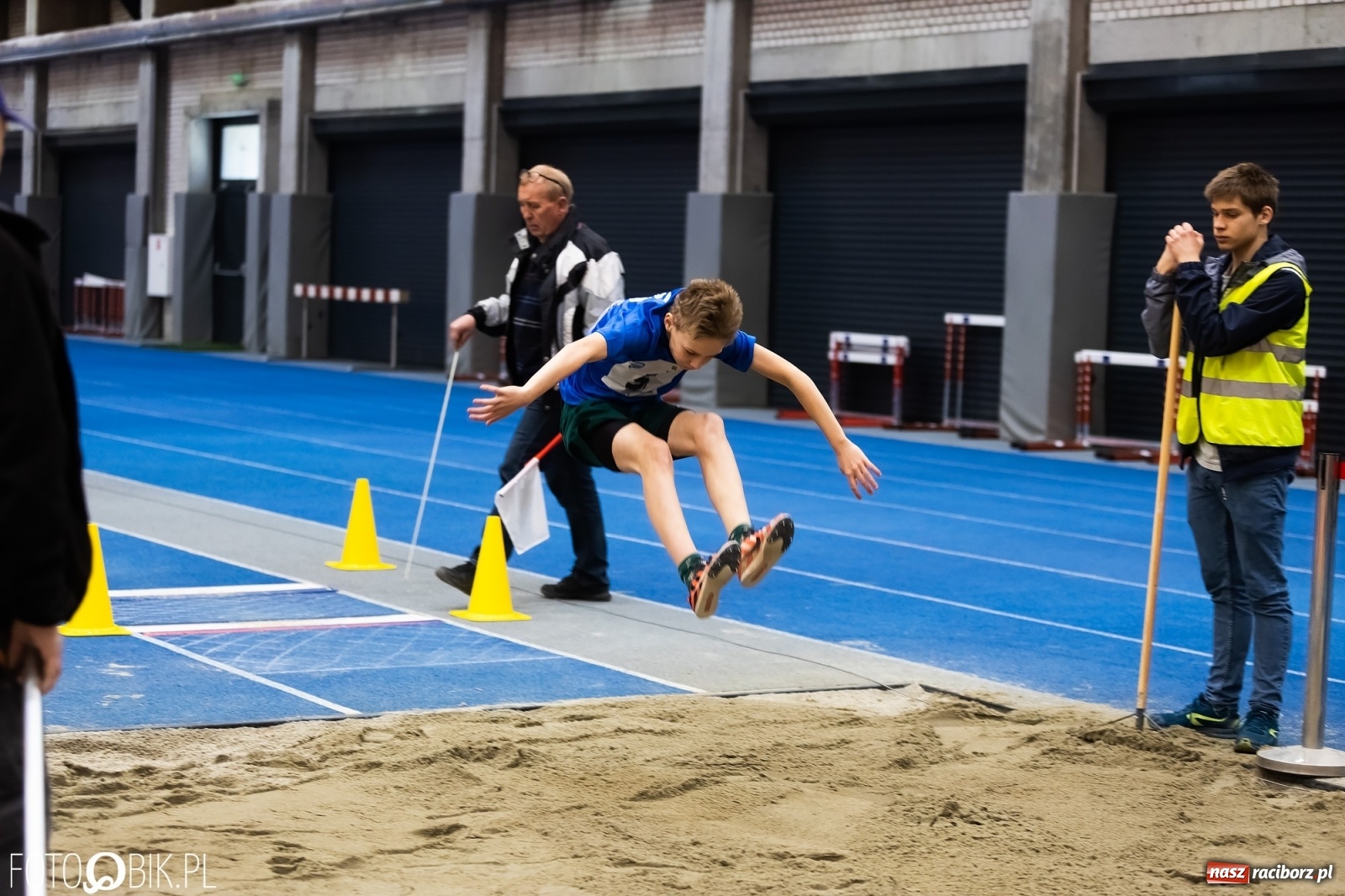 Zdjęcie w galerii na portalu naszraciborz.pl: Królowa sportu w Raciborzu. Halowe Mistrzostwa Śląska w hali ZSOMS [FOTO i WIDEO] wiadomości z regionu