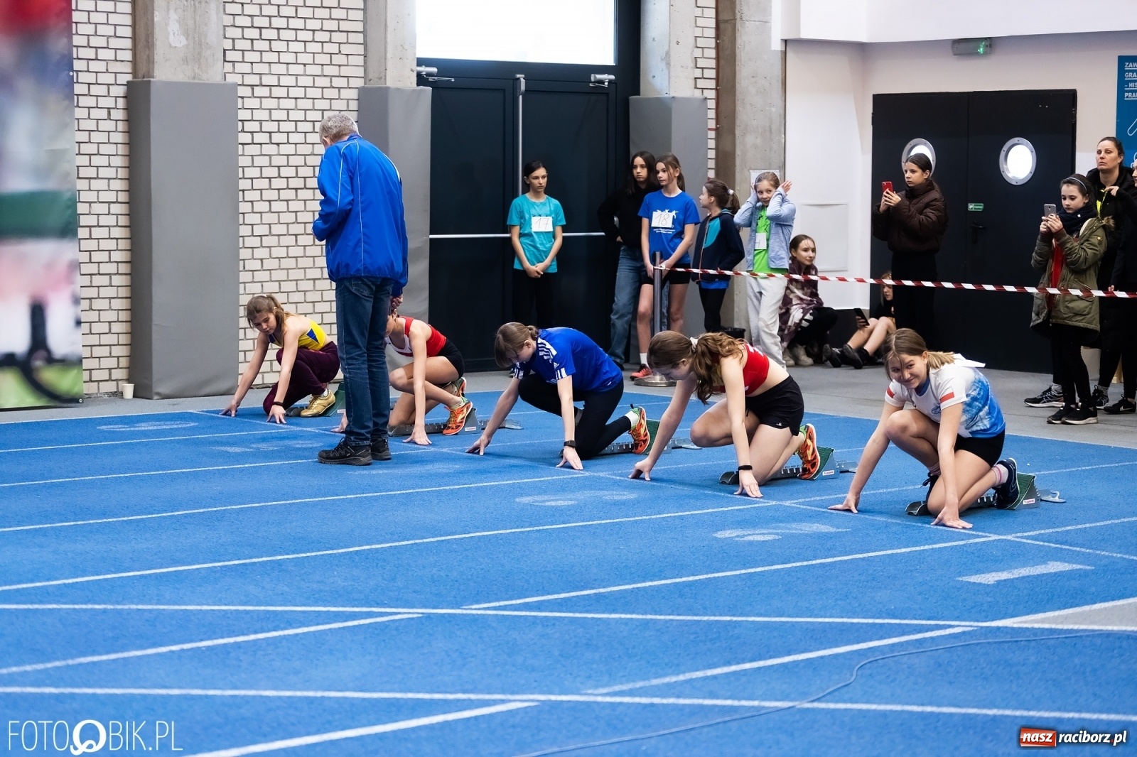 Zdjęcie w galerii na portalu naszraciborz.pl: Królowa sportu w Raciborzu. Halowe Mistrzostwa Śląska w hali ZSOMS [FOTO i WIDEO] wiadomości z regionu