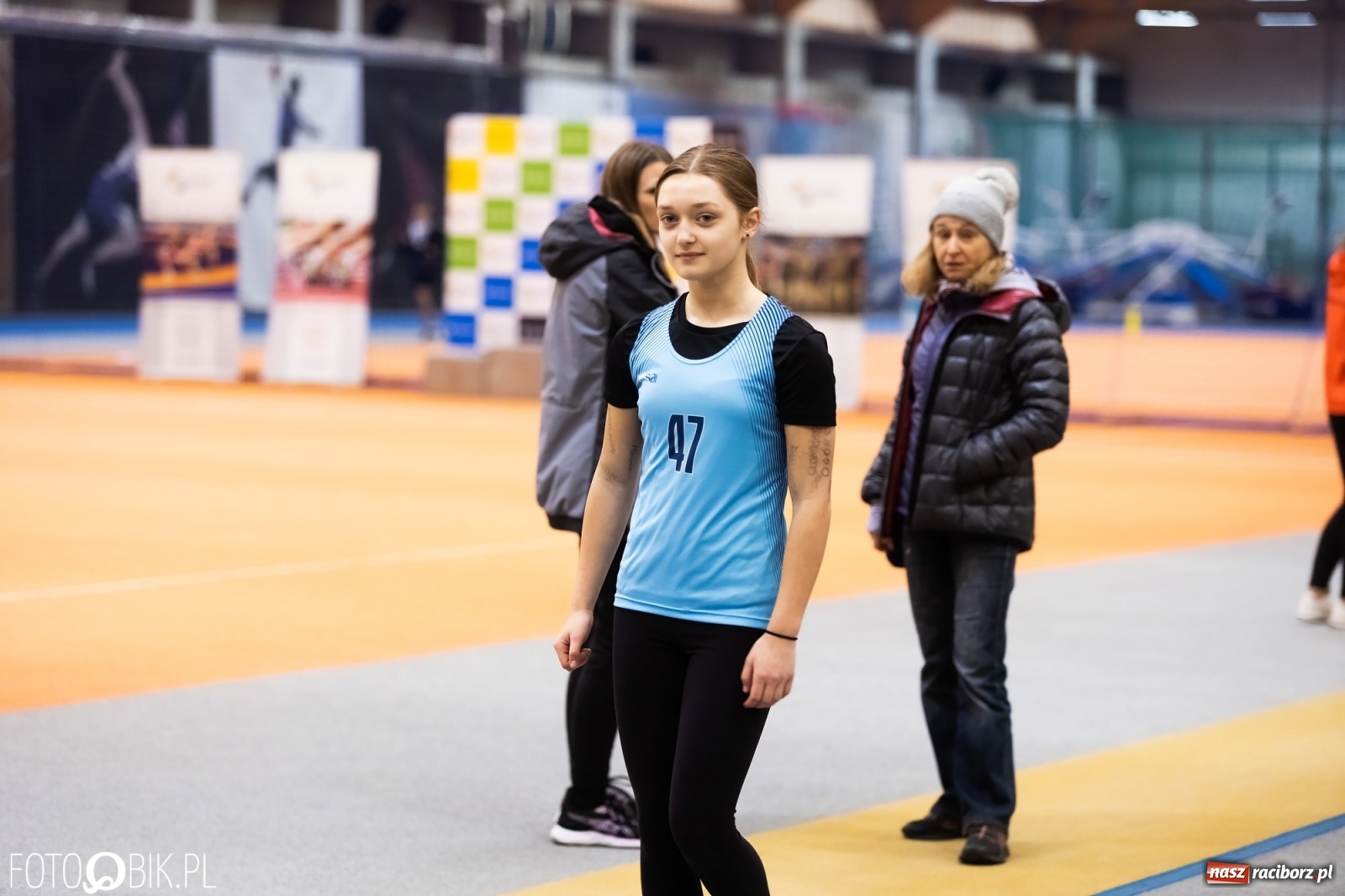 Zdjęcie w galerii na portalu naszraciborz.pl: Królowa sportu w Raciborzu. Halowe Mistrzostwa Śląska w hali ZSOMS [FOTO i WIDEO] wiadomości z regionu