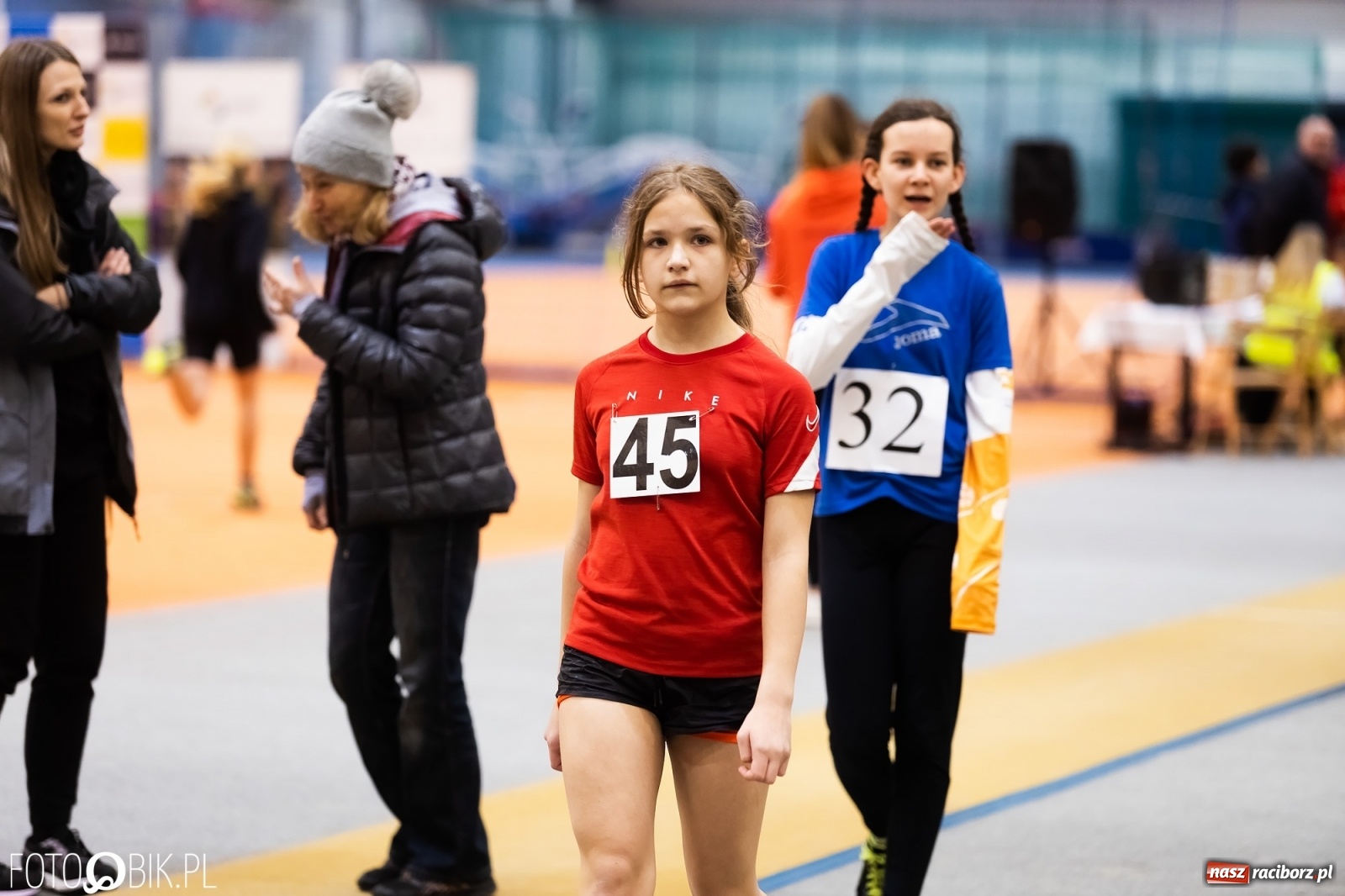 Zdjęcie w galerii na portalu naszraciborz.pl: Królowa sportu w Raciborzu. Halowe Mistrzostwa Śląska w hali ZSOMS [FOTO i WIDEO] wiadomości z regionu