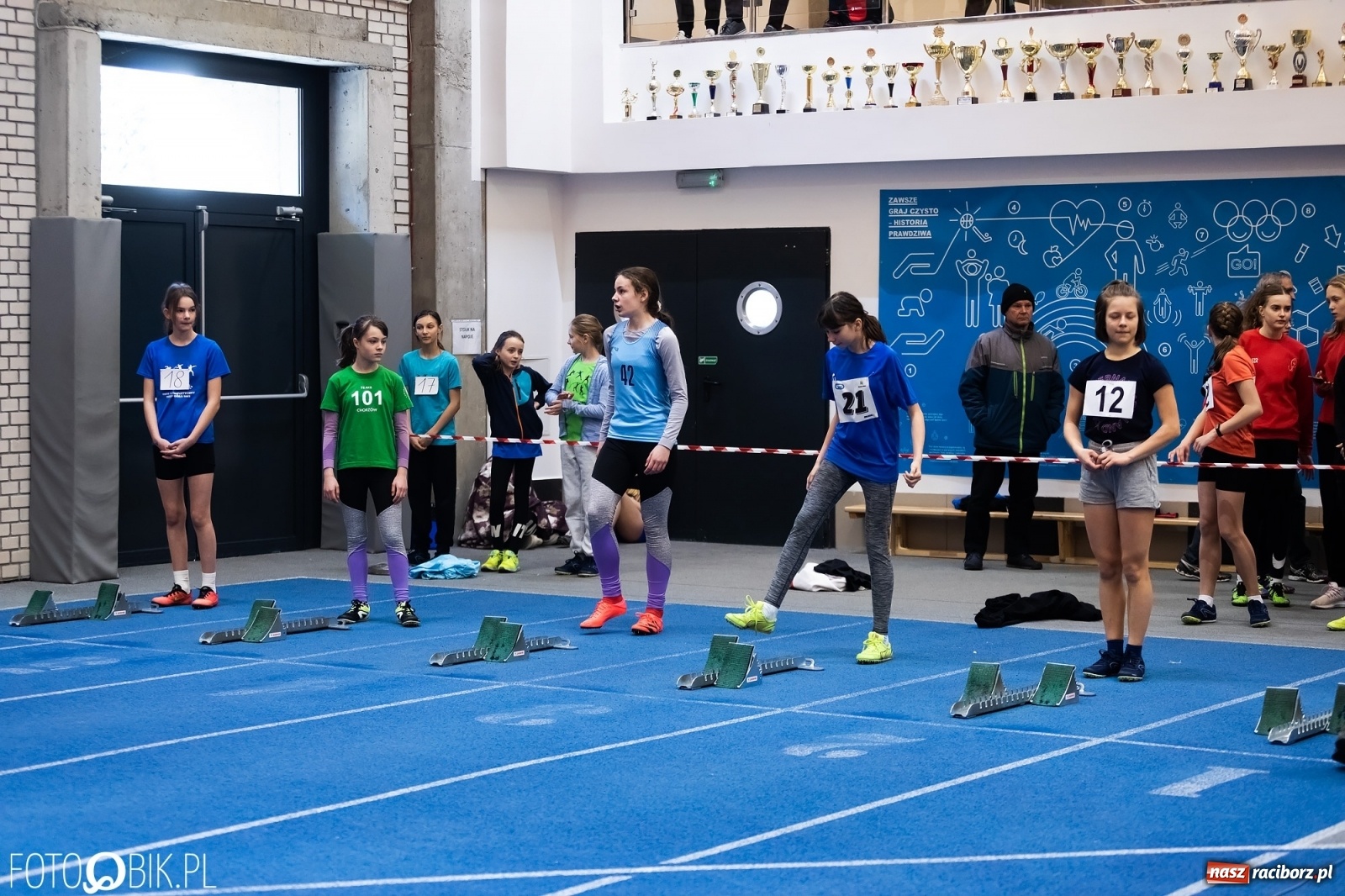 Zdjęcie w galerii na portalu naszraciborz.pl: Królowa sportu w Raciborzu. Halowe Mistrzostwa Śląska w hali ZSOMS [FOTO i WIDEO] wiadomości z regionu