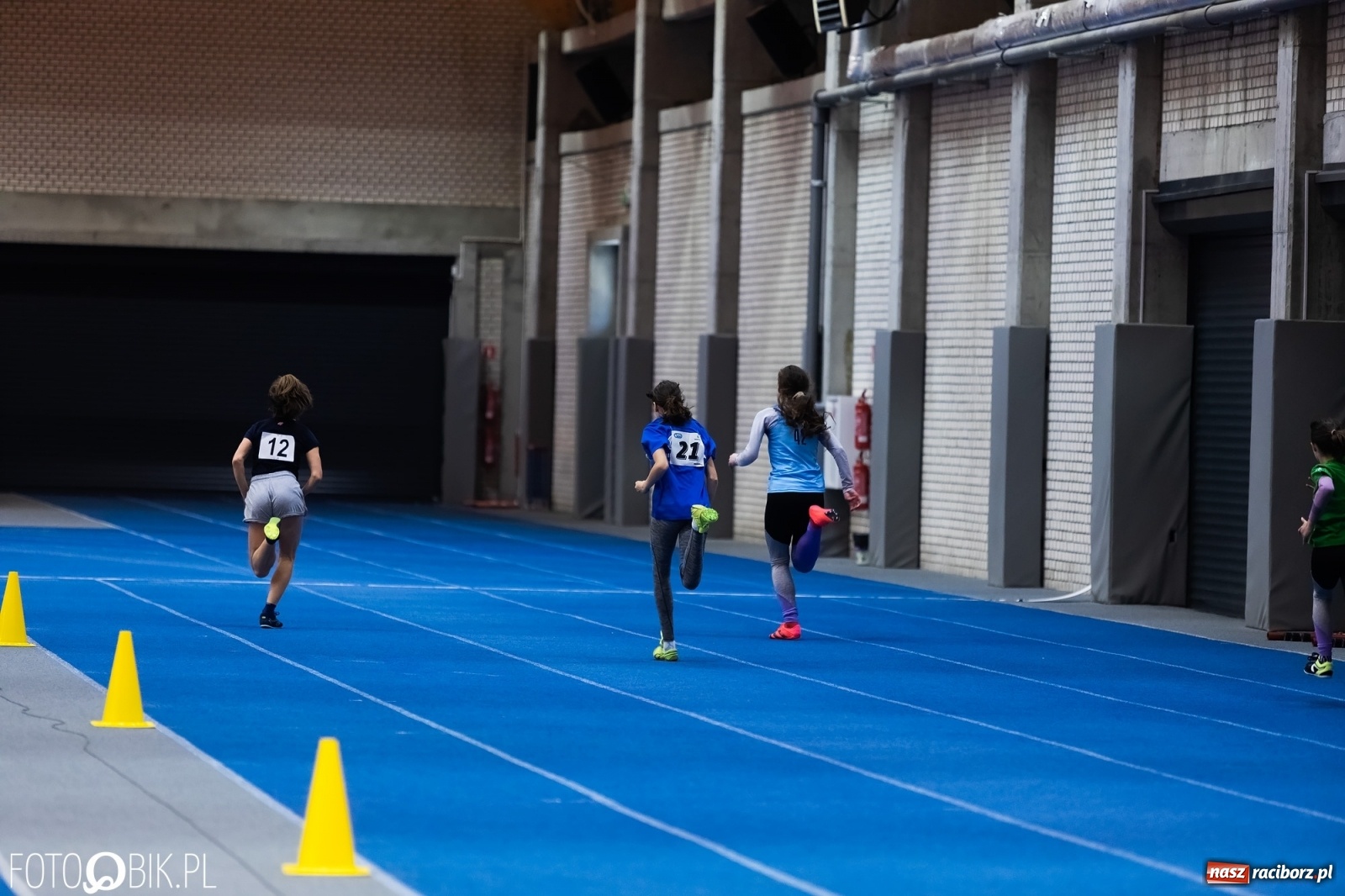 Zdjęcie w galerii na portalu naszraciborz.pl: Królowa sportu w Raciborzu. Halowe Mistrzostwa Śląska w hali ZSOMS [FOTO i WIDEO] wiadomości z regionu