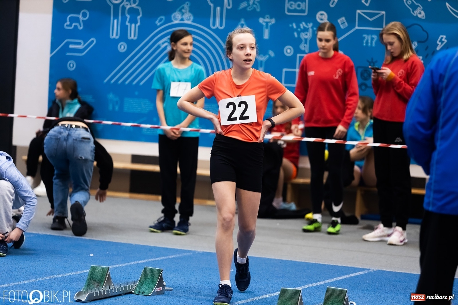 Zdjęcie w galerii na portalu naszraciborz.pl: Królowa sportu w Raciborzu. Halowe Mistrzostwa Śląska w hali ZSOMS [FOTO i WIDEO] wiadomości z regionu