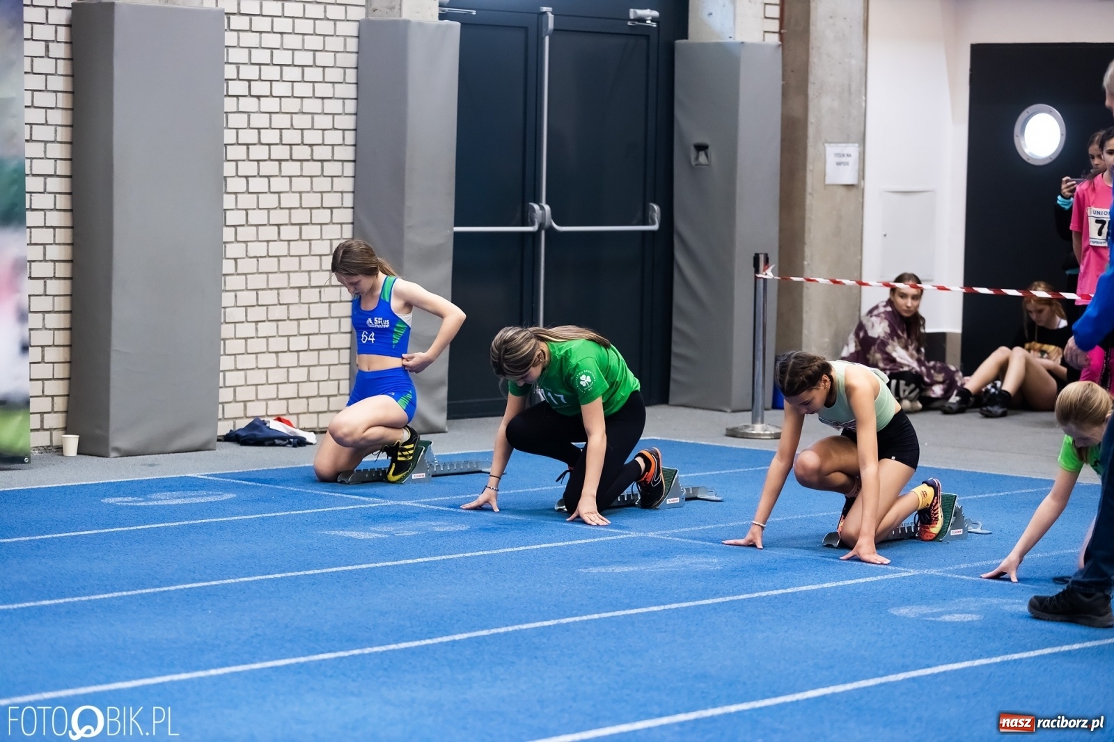 Zdjęcie w galerii na portalu naszraciborz.pl: Królowa sportu w Raciborzu. Halowe Mistrzostwa Śląska w hali ZSOMS [FOTO i WIDEO] wiadomości z regionu