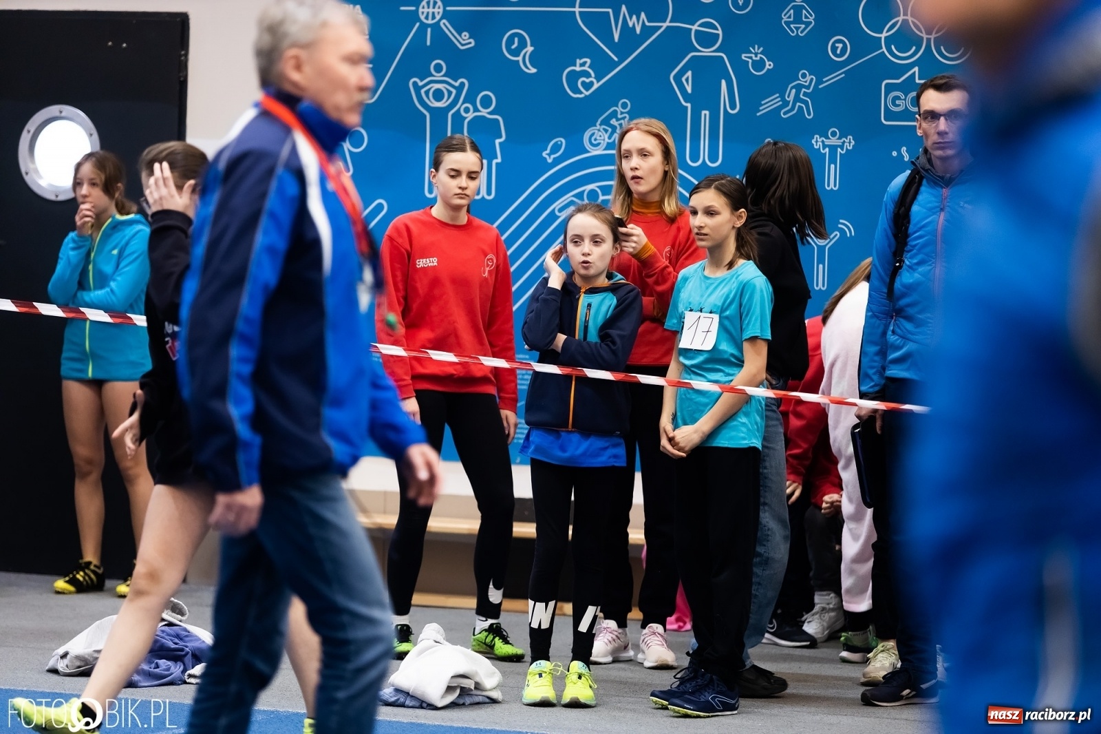 Zdjęcie w galerii na portalu naszraciborz.pl: Królowa sportu w Raciborzu. Halowe Mistrzostwa Śląska w hali ZSOMS [FOTO i WIDEO] wiadomości z regionu