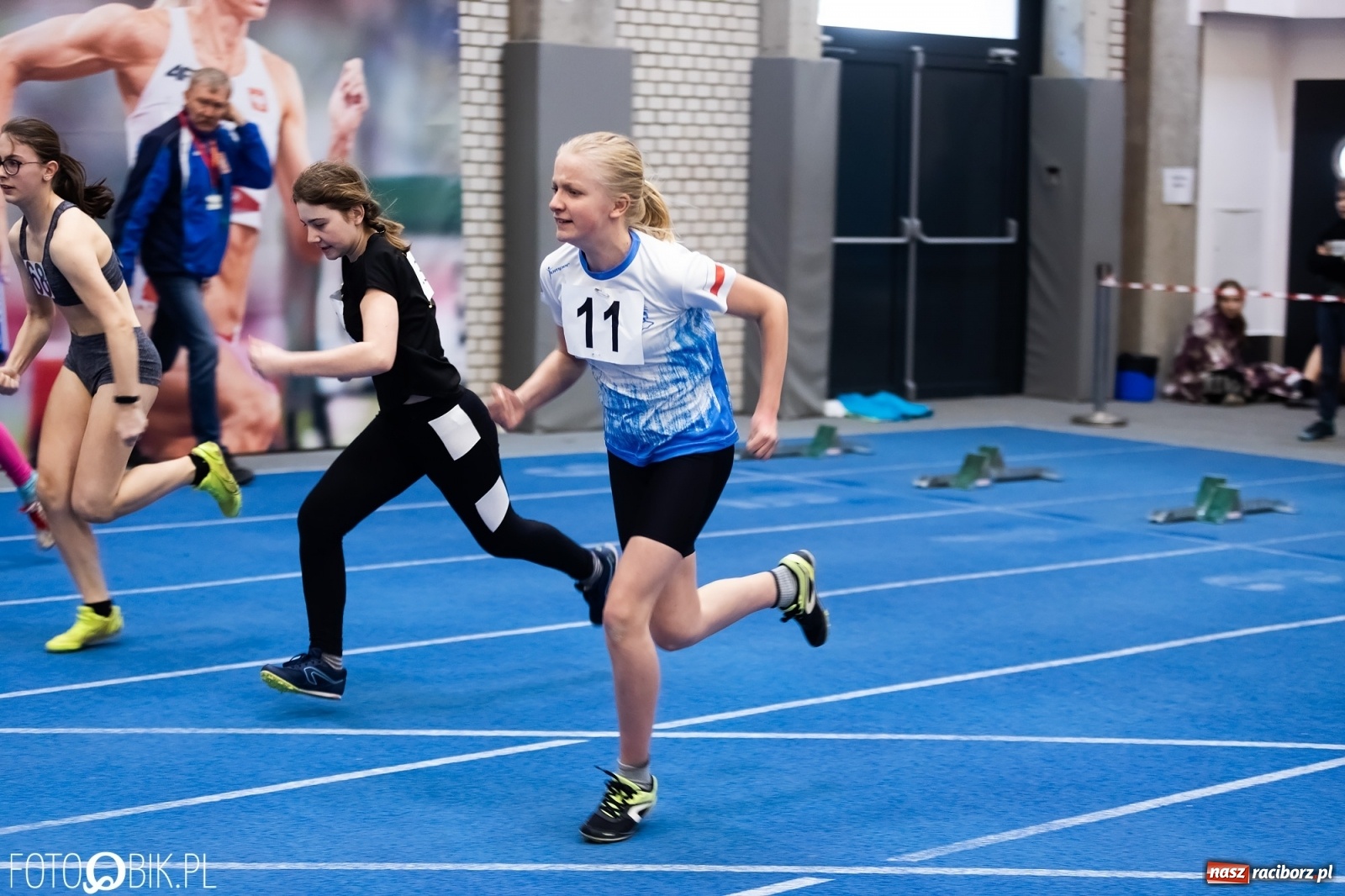 Zdjęcie w galerii na portalu naszraciborz.pl: Królowa sportu w Raciborzu. Halowe Mistrzostwa Śląska w hali ZSOMS [FOTO i WIDEO] wiadomości z regionu