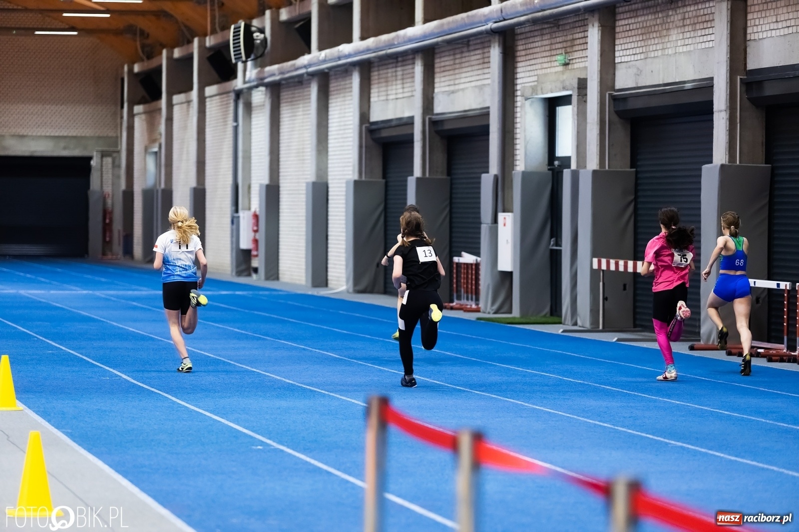 Zdjęcie w galerii na portalu naszraciborz.pl: Królowa sportu w Raciborzu. Halowe Mistrzostwa Śląska w hali ZSOMS [FOTO i WIDEO] wiadomości z regionu