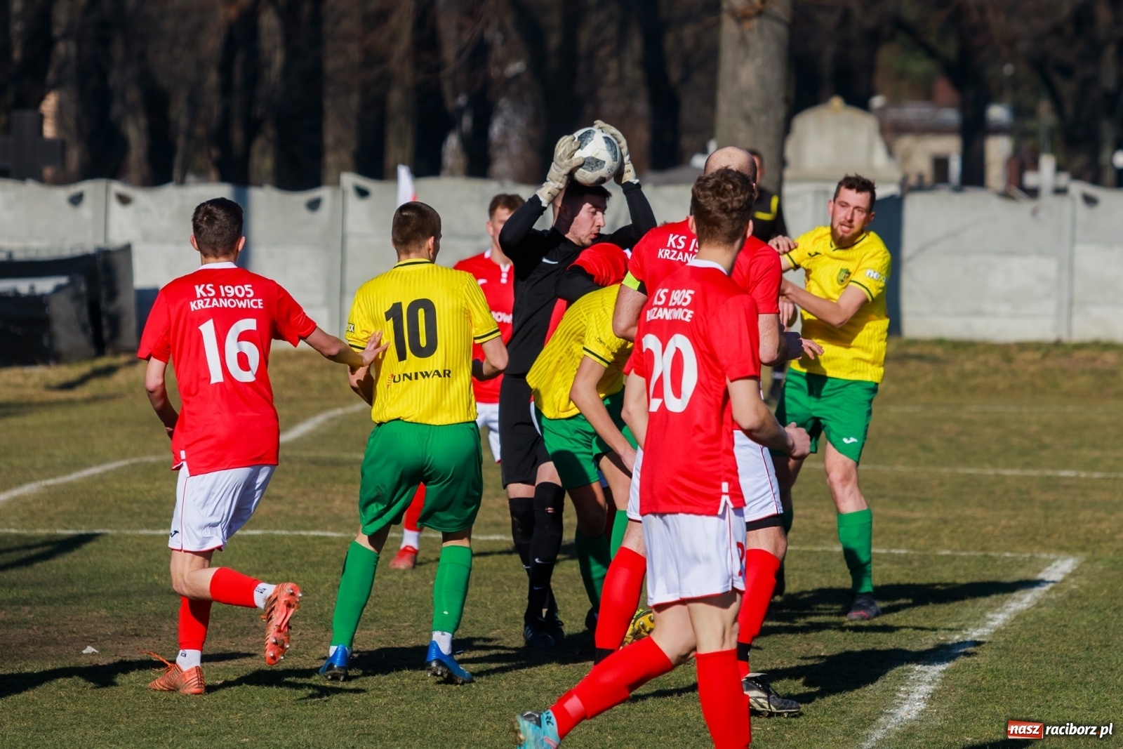 Zdjęcie w galerii na portalu naszraciborz.pl: Krzanowice zdeklasowały rezerwy Jastrzębia [FOTO] wiadomości z regionu