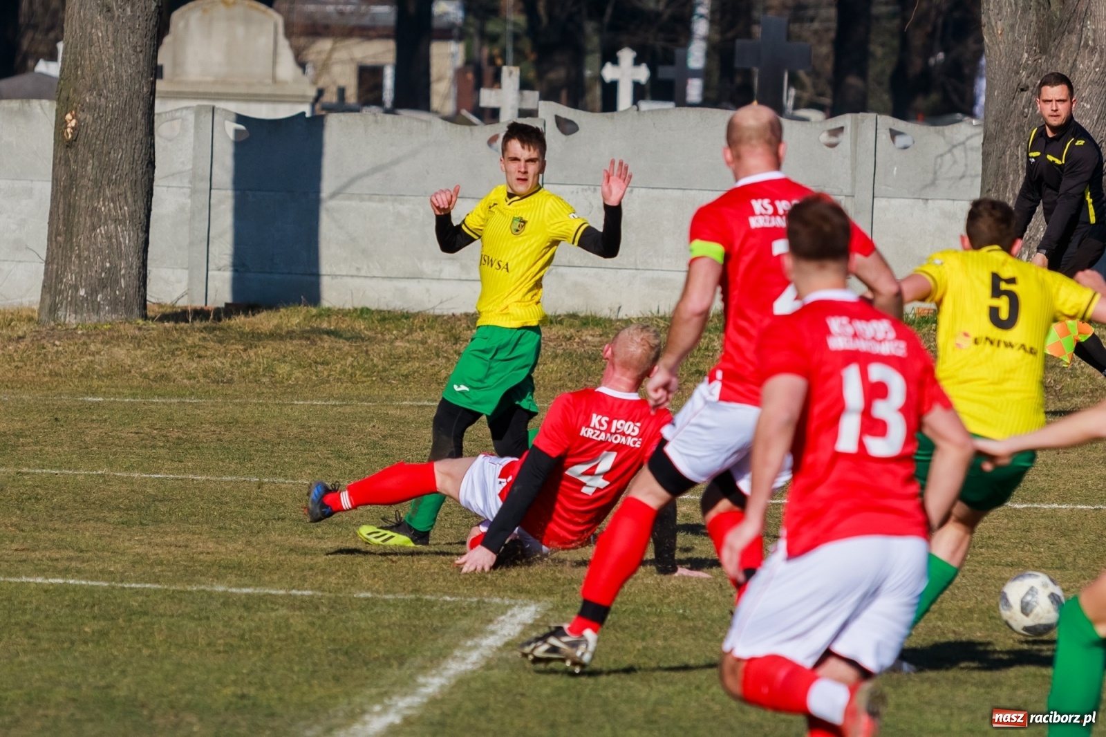 Zdjęcie w galerii na portalu naszraciborz.pl: Krzanowice zdeklasowały rezerwy Jastrzębia [FOTO] wiadomości z regionu