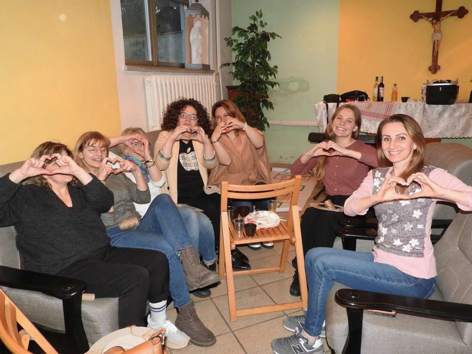 Zdjęcie w galerii na portalu naszraciborz.pl: Przy kawie i ciastku z Ukraińcami na łubowickiej plebanii wiadomości z regionu