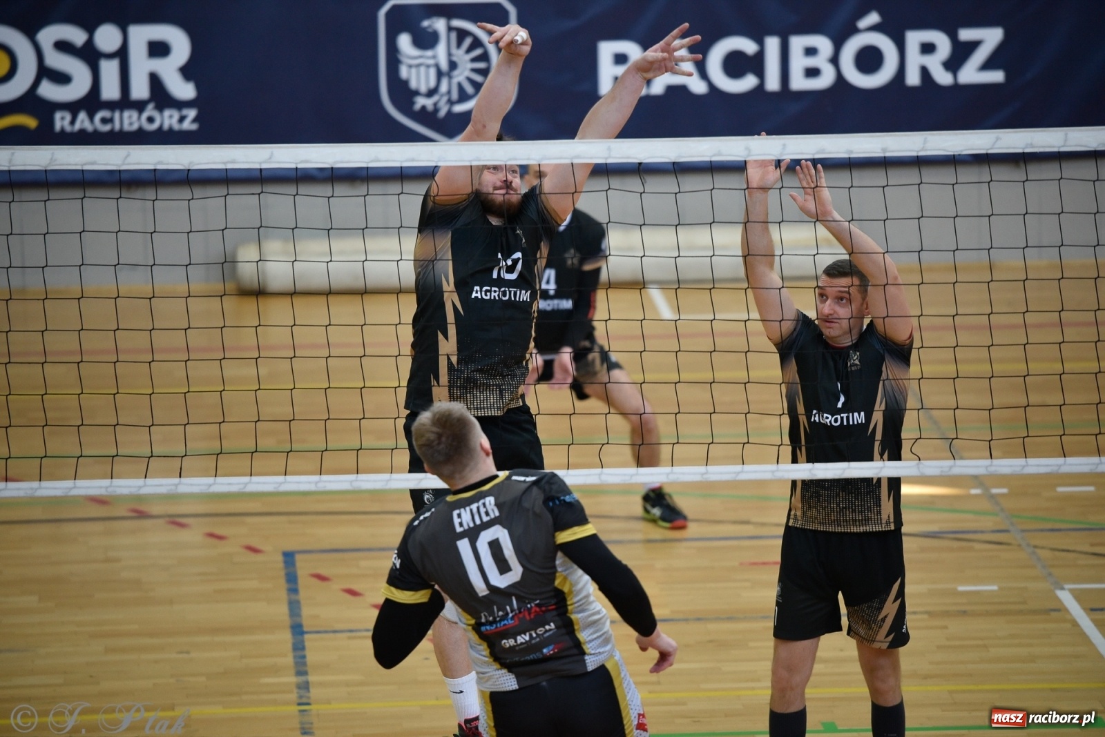 Zdjęcie w galerii na portalu naszraciborz.pl: Siatkarska niedziela z RLPS [FOTO] wiadomości z regionu