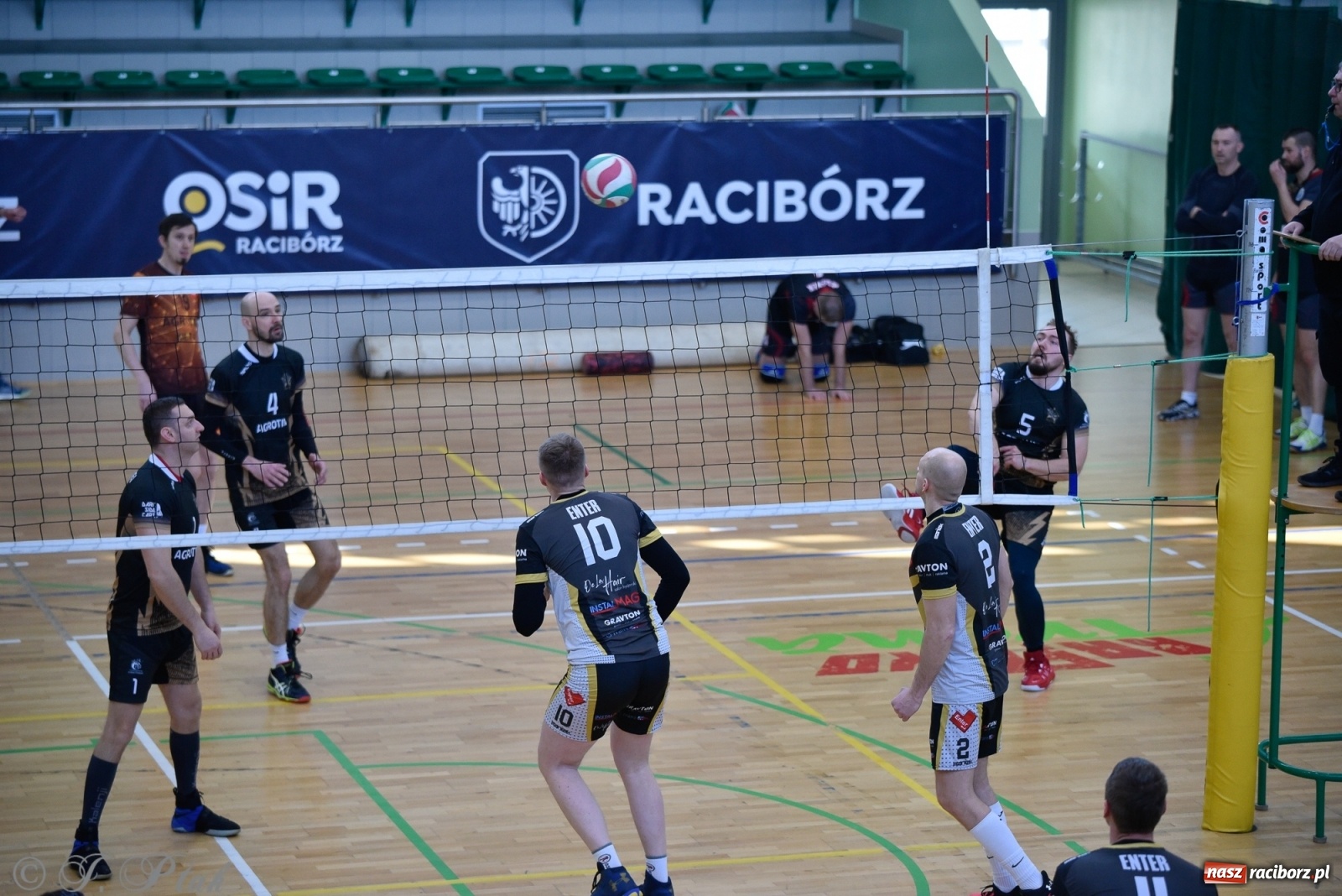 Zdjęcie w galerii na portalu naszraciborz.pl: Siatkarska niedziela z RLPS [FOTO] wiadomości z regionu