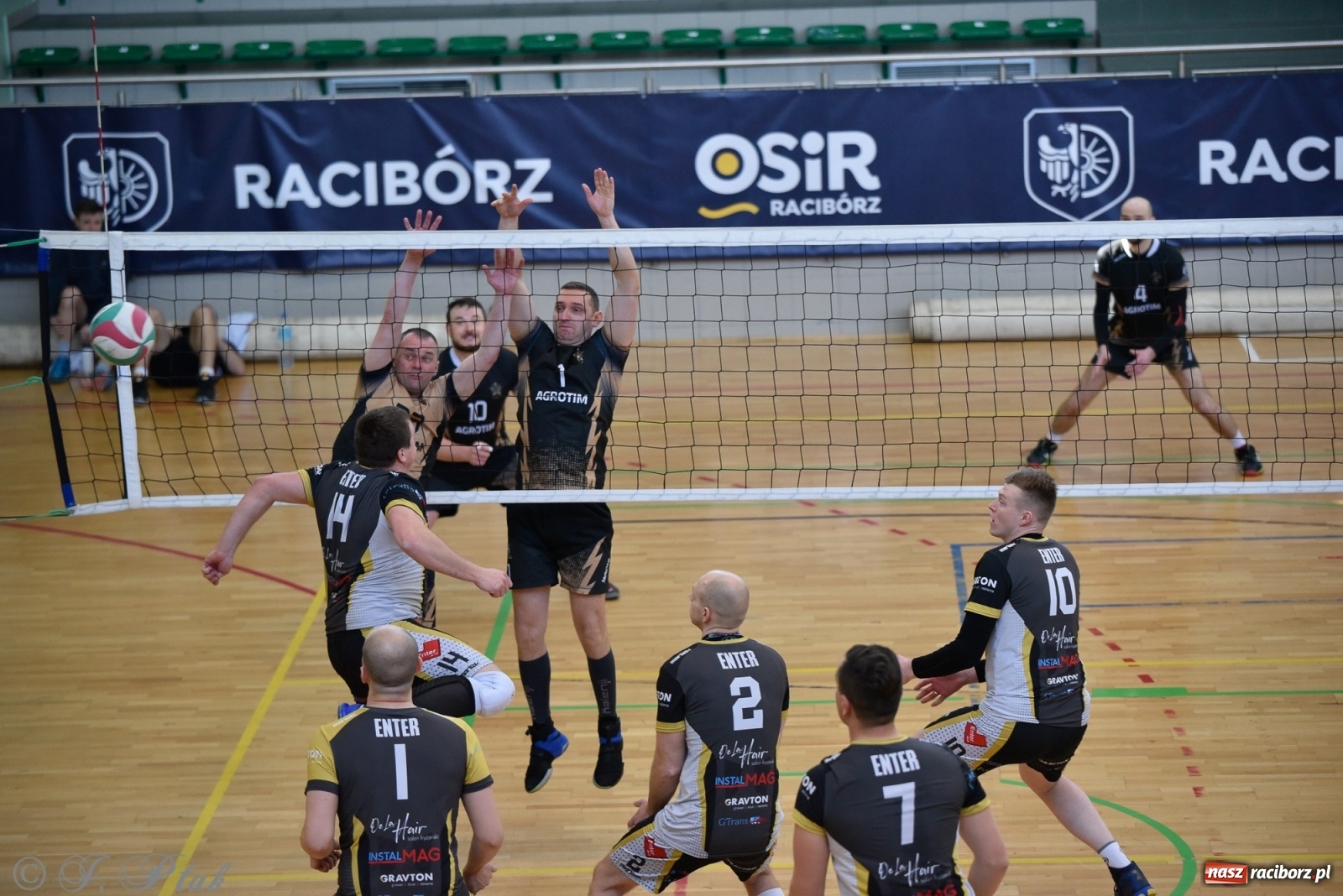 Zdjęcie w galerii na portalu naszraciborz.pl: Siatkarska niedziela z RLPS [FOTO] wiadomości z regionu