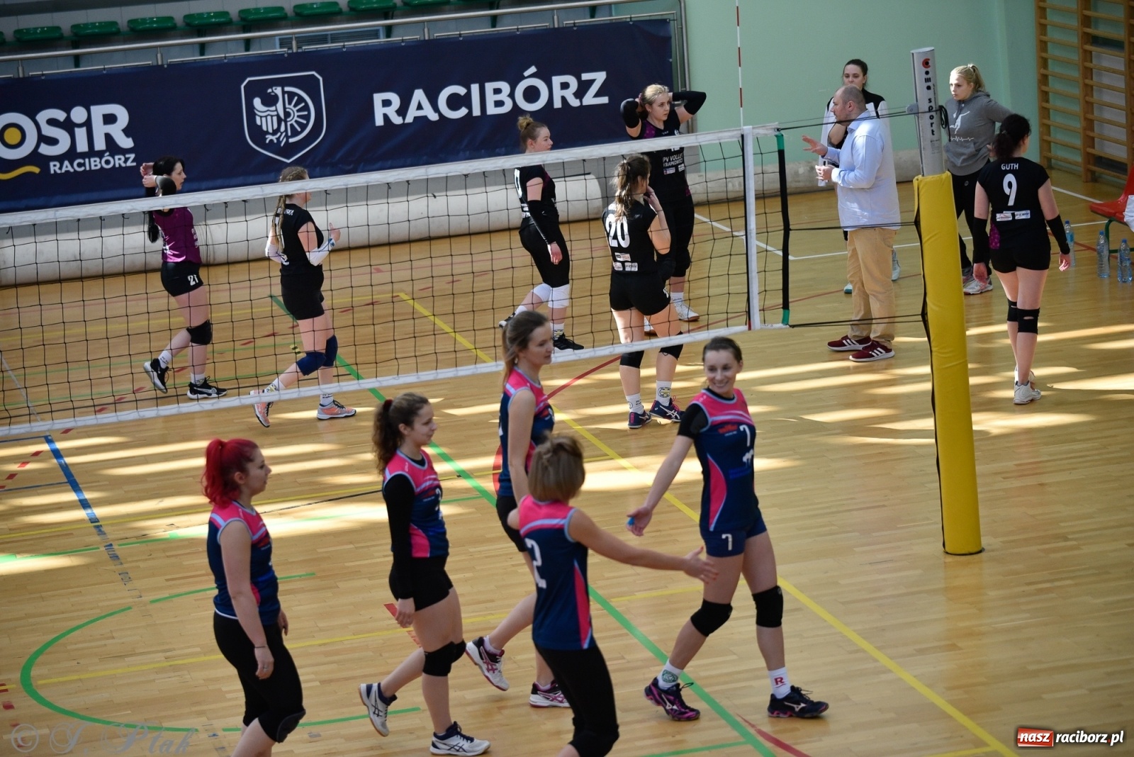 Zdjęcie w galerii na portalu naszraciborz.pl: Siatkarska niedziela z RLPS [FOTO] wiadomości z regionu
