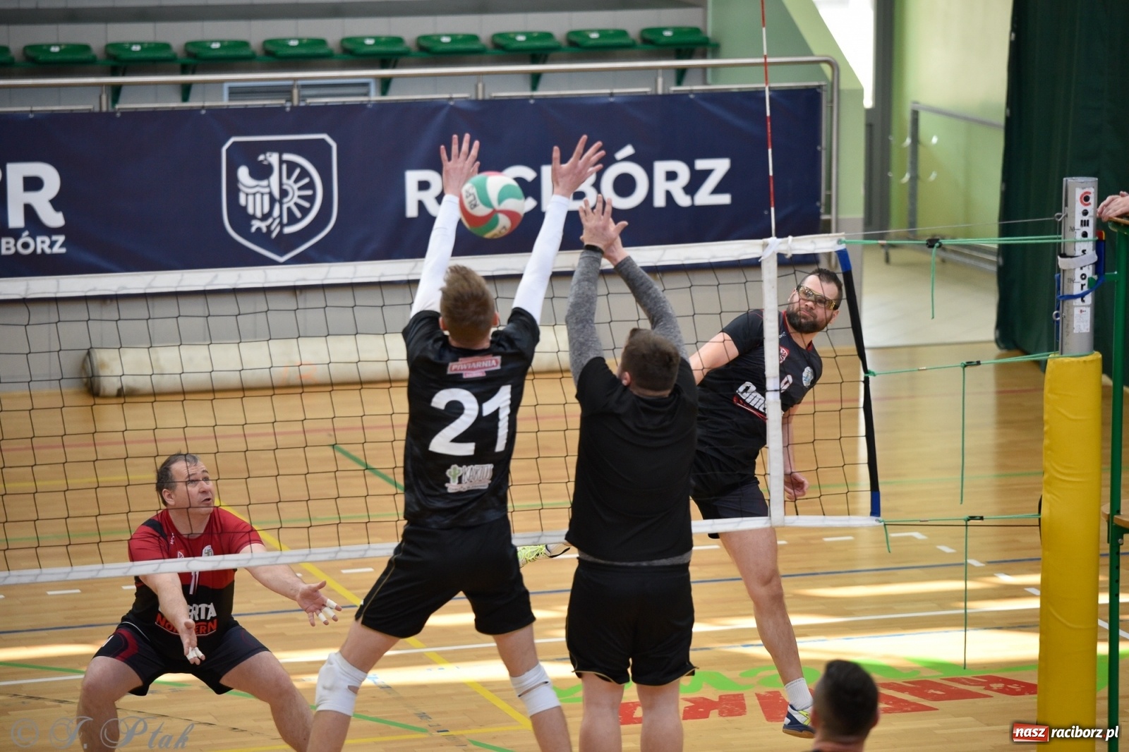 Zdjęcie w galerii na portalu naszraciborz.pl: Siatkarska niedziela z RLPS [FOTO] wiadomości z regionu