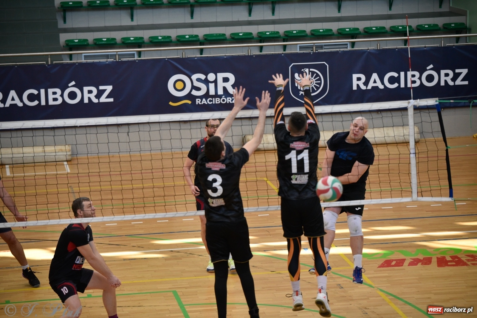 Zdjęcie w galerii na portalu naszraciborz.pl: Siatkarska niedziela z RLPS [FOTO] wiadomości z regionu