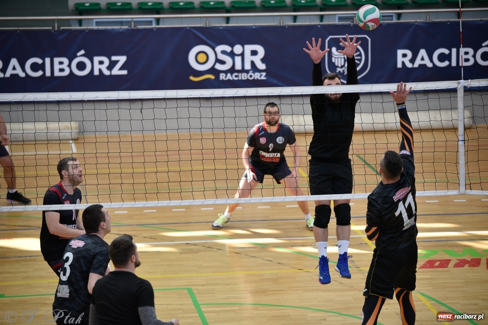 Zdjęcie w galerii na portalu naszraciborz.pl: Siatkarska niedziela z RLPS [FOTO] wiadomości z regionu