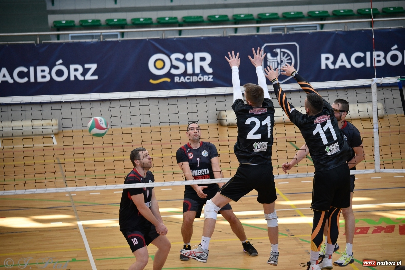 Zdjęcie w galerii na portalu naszraciborz.pl: Siatkarska niedziela z RLPS [FOTO] wiadomości z regionu