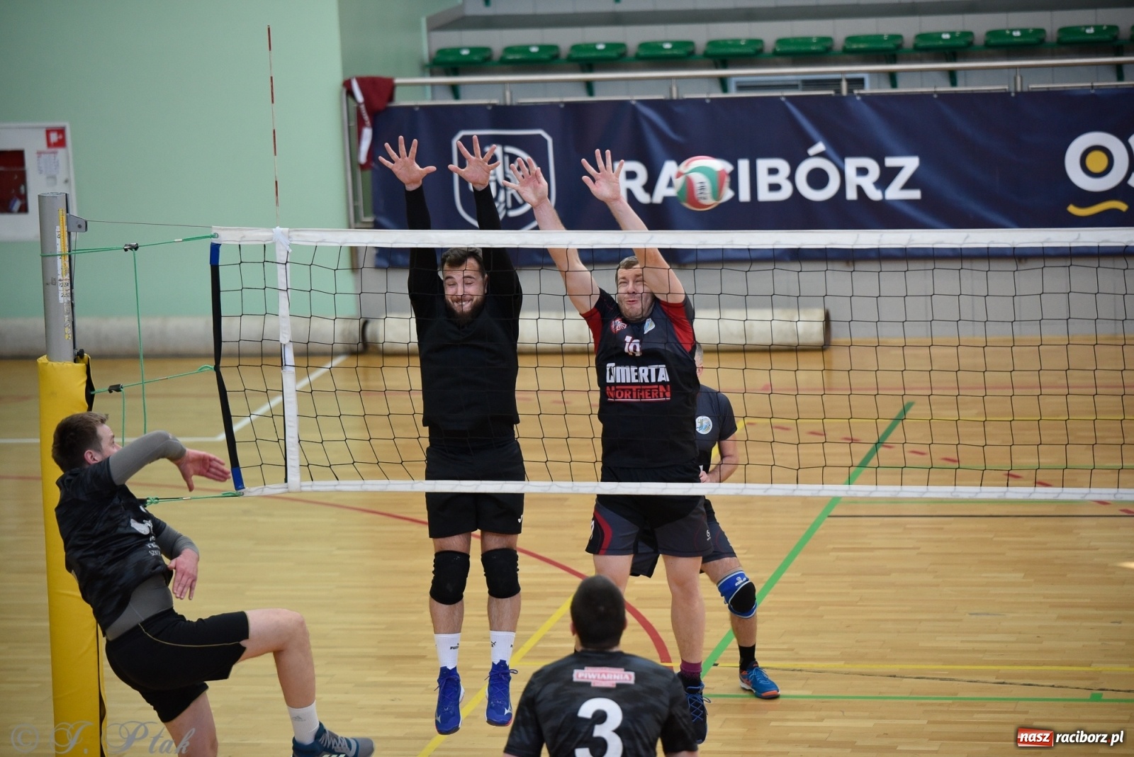 Zdjęcie w galerii na portalu naszraciborz.pl: Siatkarska niedziela z RLPS [FOTO] wiadomości z regionu