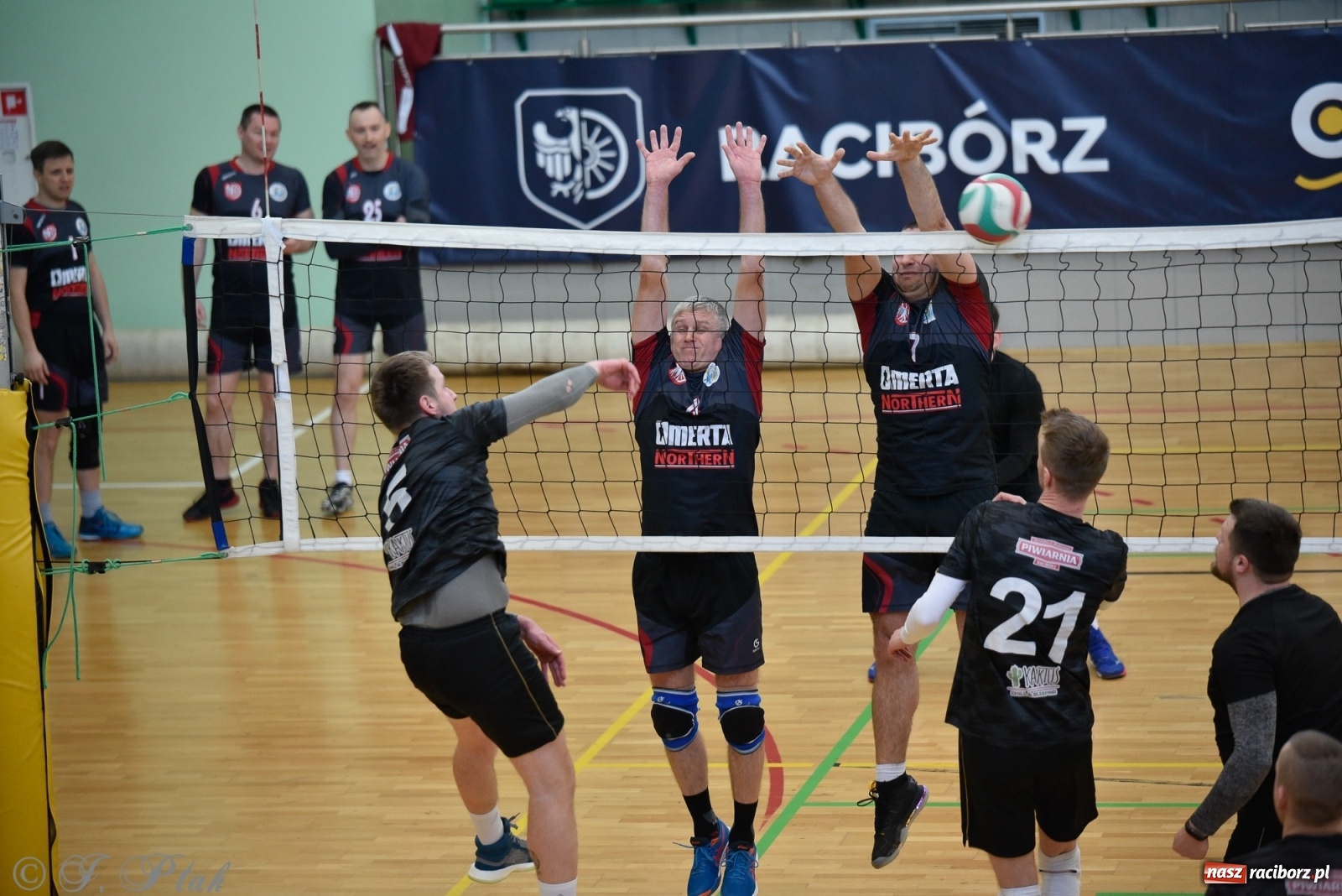 Zdjęcie w galerii na portalu naszraciborz.pl: Siatkarska niedziela z RLPS [FOTO] wiadomości z regionu