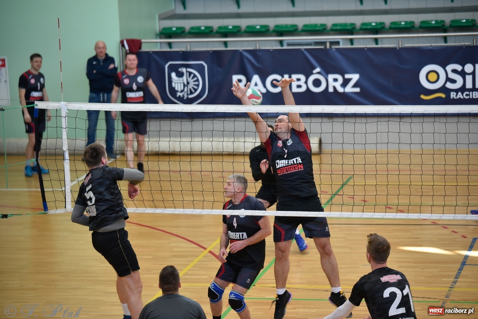 Zdjęcie w galerii na portalu naszraciborz.pl: Siatkarska niedziela z RLPS [FOTO] wiadomości z regionu