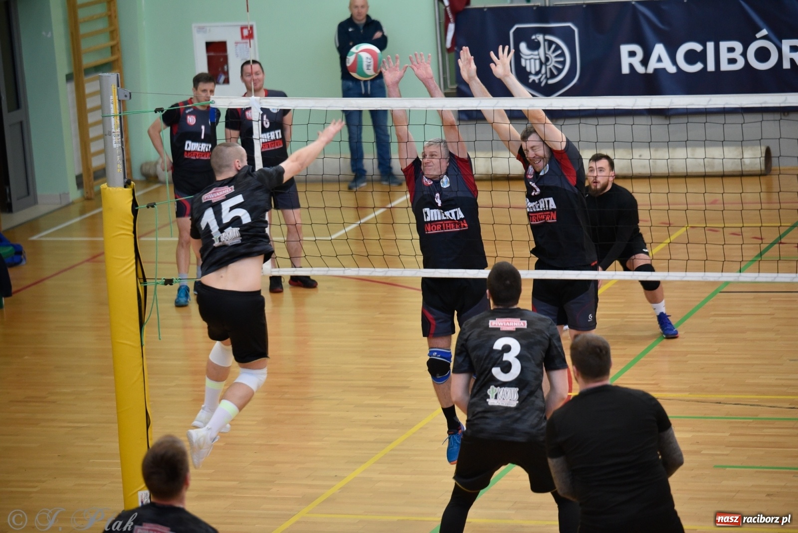 Zdjęcie w galerii na portalu naszraciborz.pl: Siatkarska niedziela z RLPS [FOTO] wiadomości z regionu