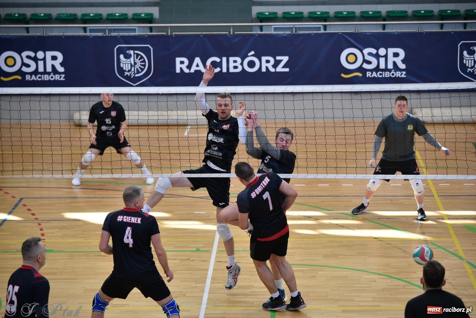 Zdjęcie w galerii na portalu naszraciborz.pl: Siatkarska niedziela z RLPS [FOTO] wiadomości z regionu