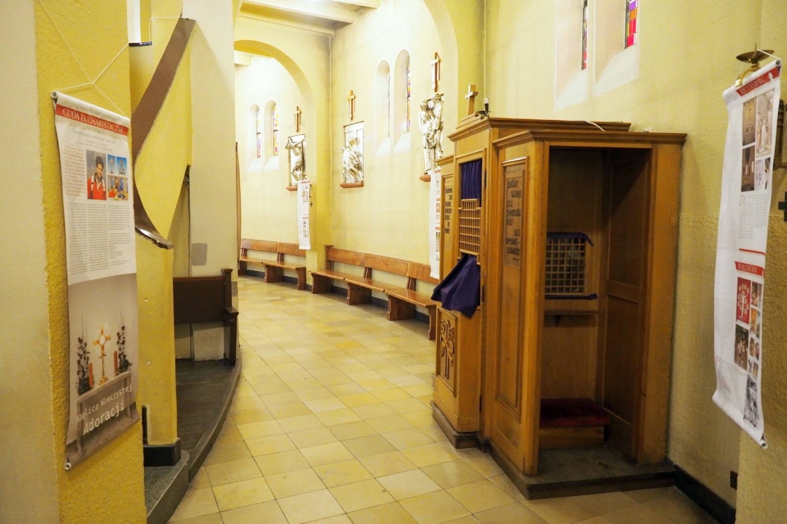 Zdjęcie w galerii na portalu naszraciborz.pl: Wystawa o cudach i rocznica wieczystej adoracji wiadomości z regionu