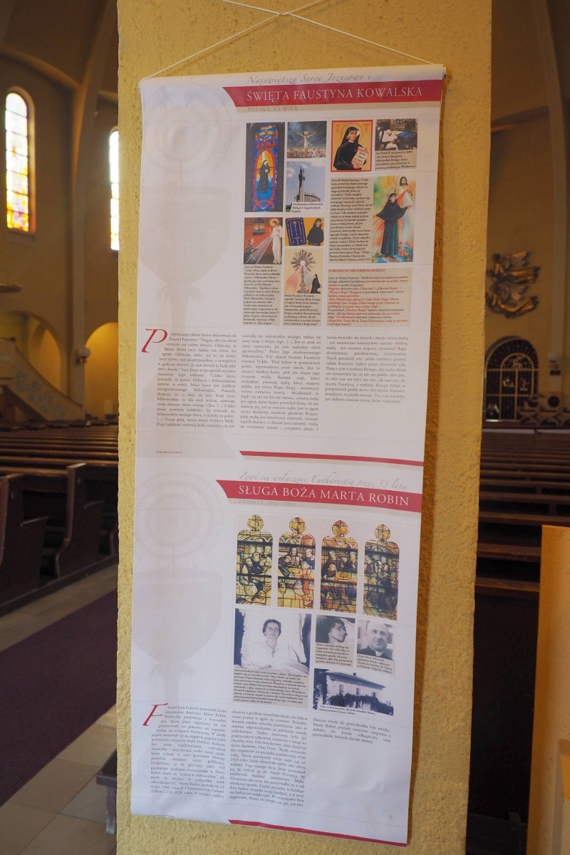 Zdjęcie w galerii na portalu naszraciborz.pl: Wystawa o cudach i rocznica wieczystej adoracji wiadomości z regionu