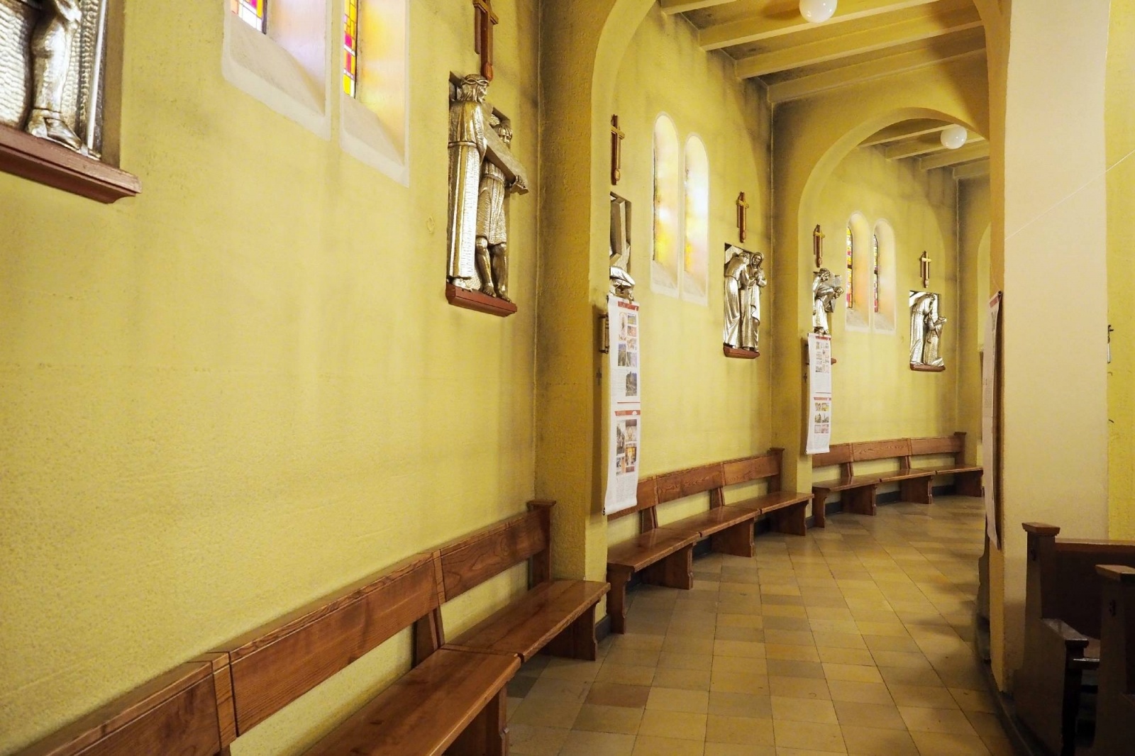 Zdjęcie w galerii na portalu naszraciborz.pl: Wystawa o cudach i rocznica wieczystej adoracji wiadomości z regionu