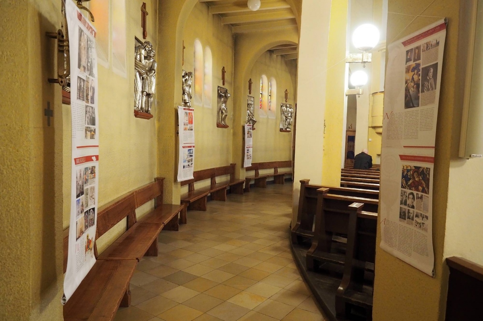 Zdjęcie w galerii na portalu naszraciborz.pl: Wystawa o cudach i rocznica wieczystej adoracji wiadomości z regionu