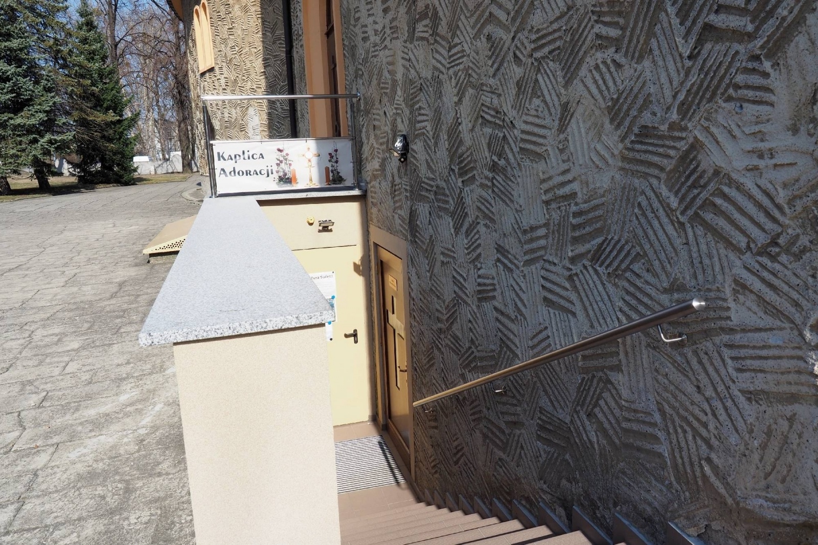 Zdjęcie w galerii na portalu naszraciborz.pl: Wystawa o cudach i rocznica wieczystej adoracji wiadomości z regionu