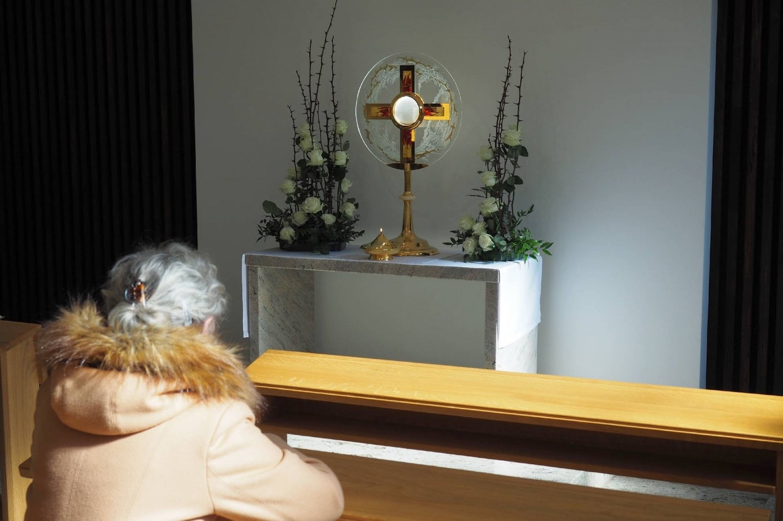 Zdjęcie w galerii na portalu naszraciborz.pl: Wystawa o cudach i rocznica wieczystej adoracji wiadomości z regionu