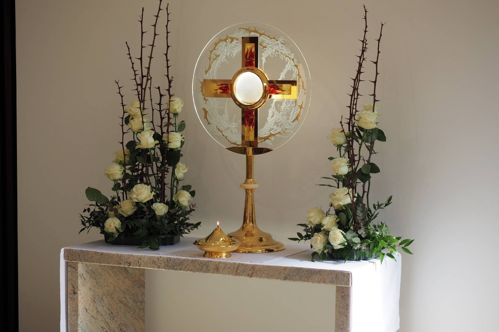 Zdjęcie w galerii na portalu naszraciborz.pl: Wystawa o cudach i rocznica wieczystej adoracji wiadomości z regionu