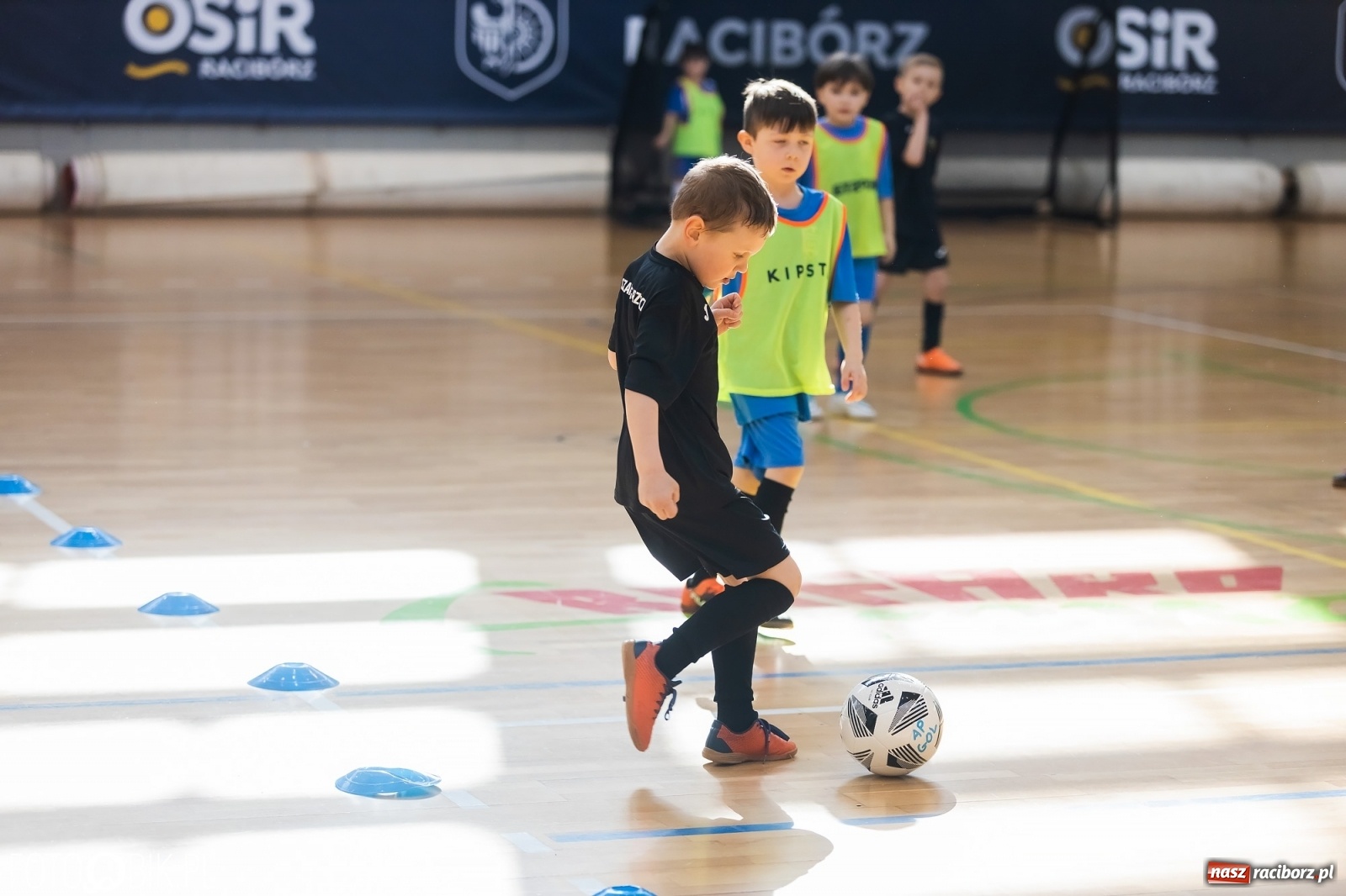 Zdjęcie w galerii na portalu naszraciborz.pl: Ślązak Cup w Arenie Rafako. Rywalizacja rocznika 2016 [FOTO] wiadomości z regionu