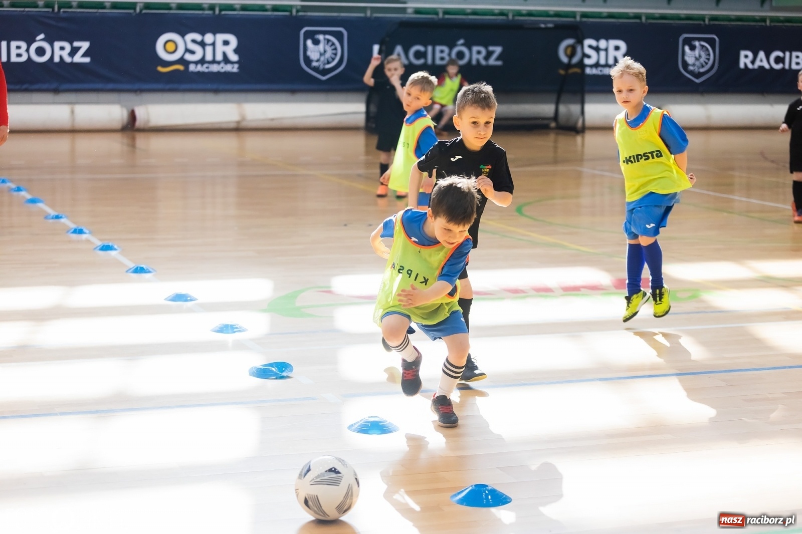 Zdjęcie w galerii na portalu naszraciborz.pl: Ślązak Cup w Arenie Rafako. Rywalizacja rocznika 2016 [FOTO] wiadomości z regionu