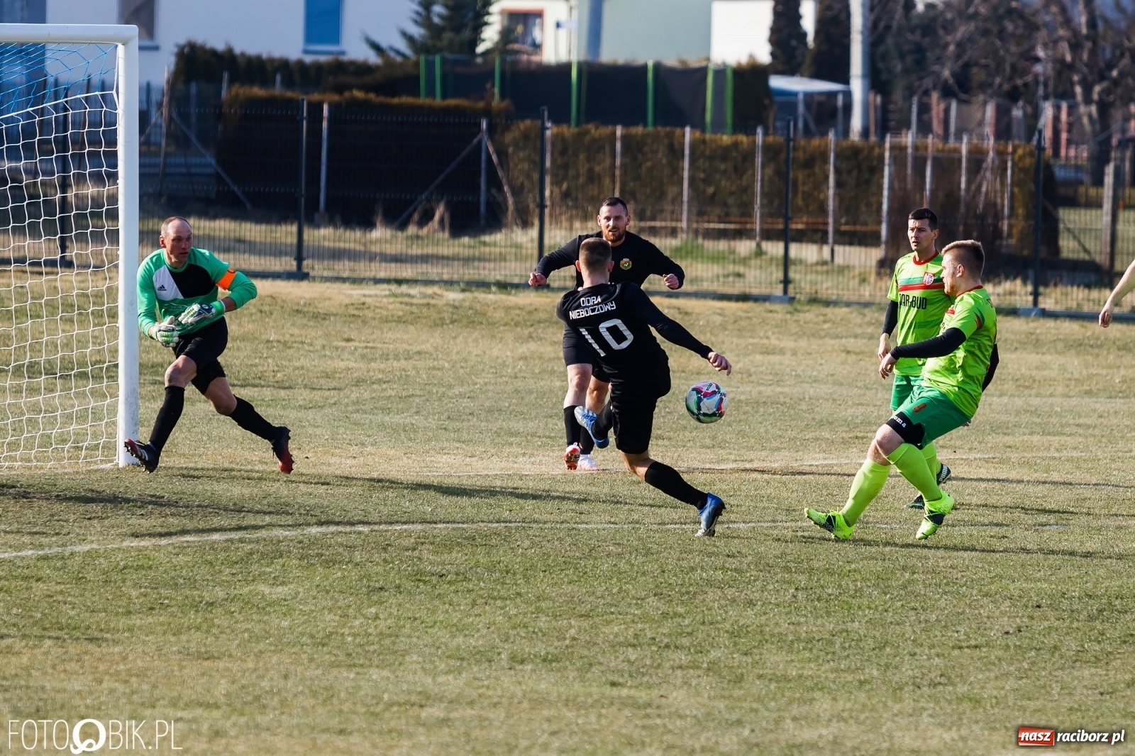 Zdjęcie w galerii na portalu naszraciborz.pl: Starcie Dawida z Goliatem przy Urbana [FOTO] wiadomości z regionu