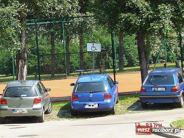 Zdjęcie w galerii na portalu naszraciborz.pl: Dla inwalidy z Królewskiej miejsca brak wiadomości z regionu