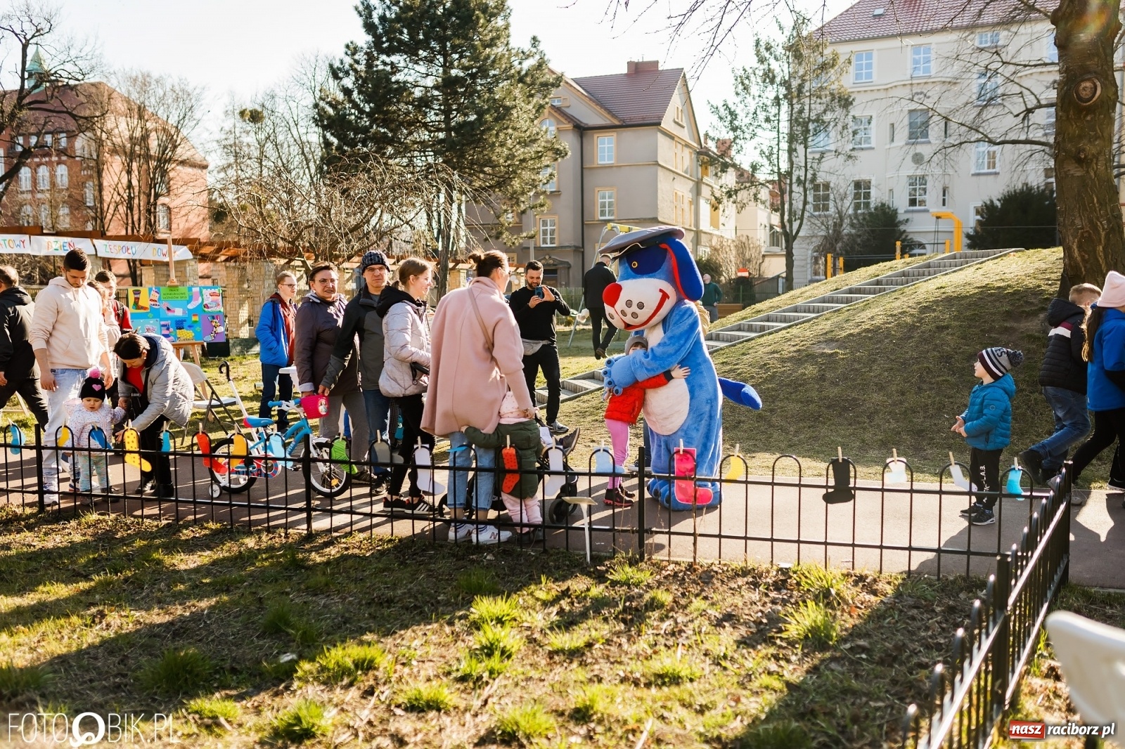 Zdjęcie w galerii na portalu naszraciborz.pl: Powitanie wiosny w Ogródku Jordanowskim [FOTO i WIDEO] wiadomości z regionu