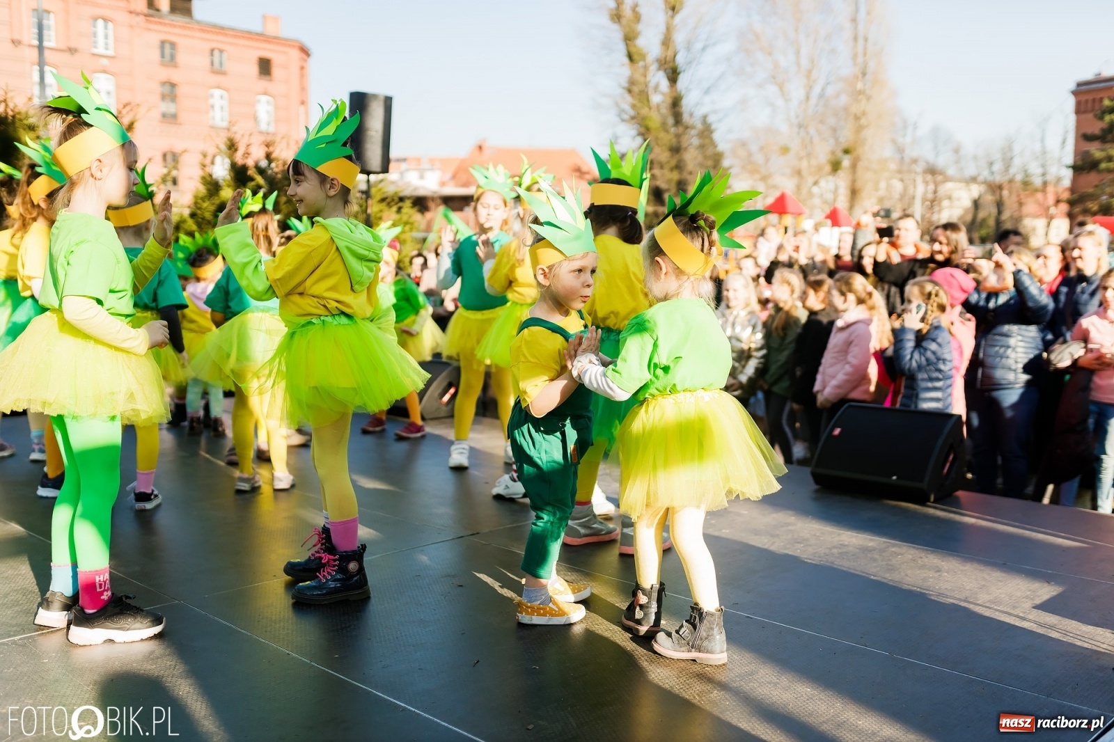 Zdjęcie w galerii na portalu naszraciborz.pl: Powitanie wiosny w Ogródku Jordanowskim [FOTO i WIDEO] wiadomości z regionu