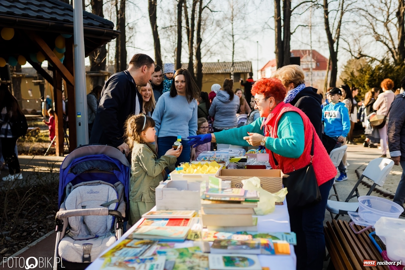Zdjęcie w galerii na portalu naszraciborz.pl: Powitanie wiosny w Ogródku Jordanowskim [FOTO i WIDEO] wiadomości z regionu