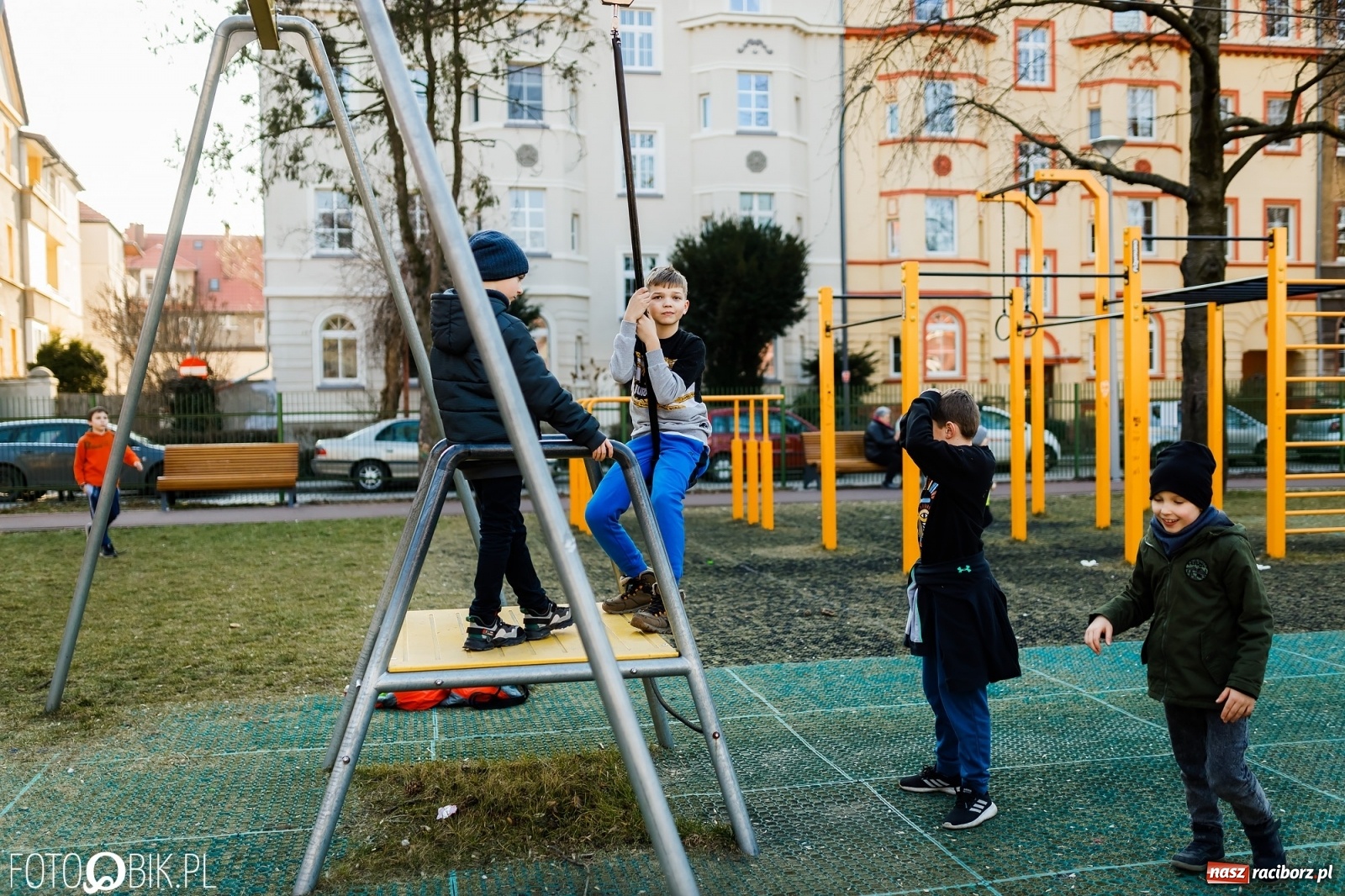 Zdjęcie w galerii na portalu naszraciborz.pl: Powitanie wiosny w Ogródku Jordanowskim [FOTO i WIDEO] wiadomości z regionu