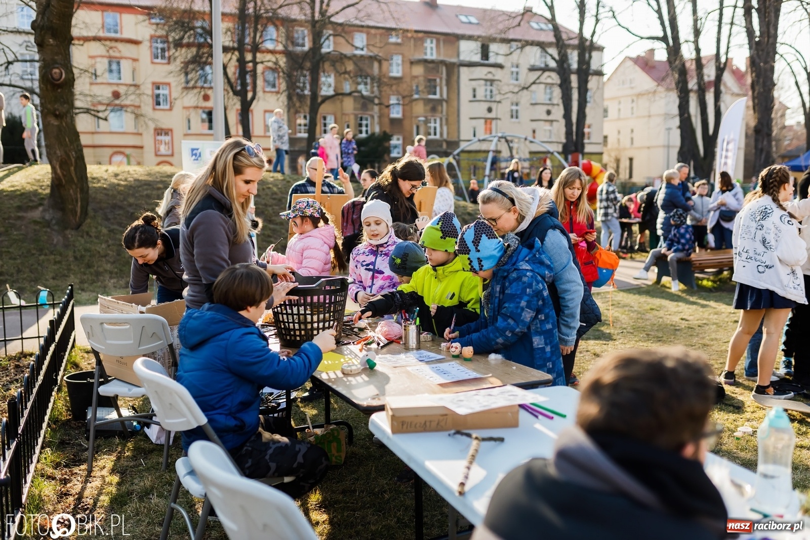 Zdjęcie w galerii na portalu naszraciborz.pl: Powitanie wiosny w Ogródku Jordanowskim [FOTO i WIDEO] wiadomości z regionu