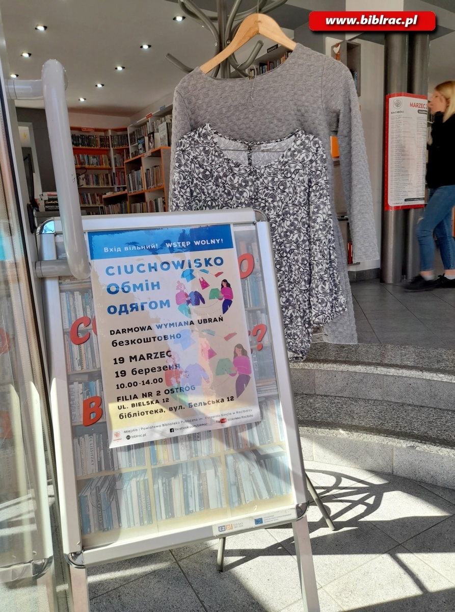 Zdjęcie w galerii na portalu naszraciborz.pl: Na Ostrogu odbyło się pierwsze Ciuchowisko wiadomości z regionu