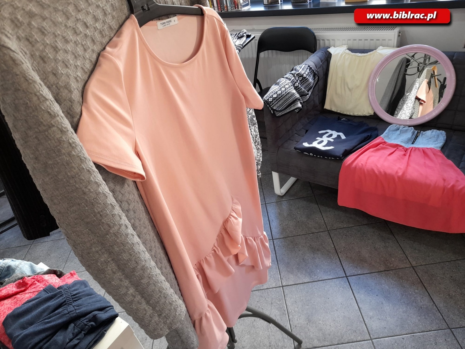 Zdjęcie w galerii na portalu naszraciborz.pl: Na Ostrogu odbyło się pierwsze Ciuchowisko wiadomości z regionu