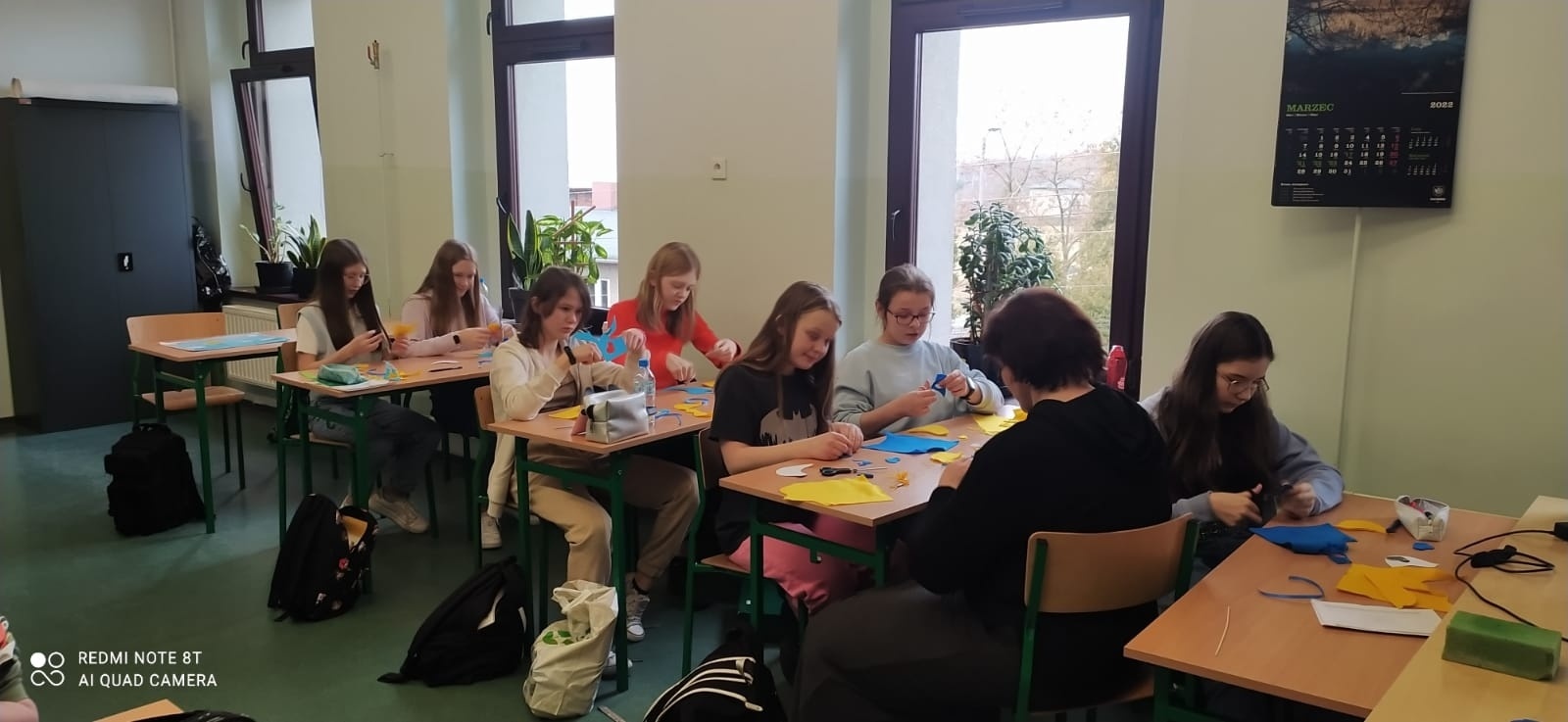 Zdjęcie w galerii na portalu naszraciborz.pl: W Brzeziu powstają niebiesko-żółte mini przytulanki wiadomości z regionu