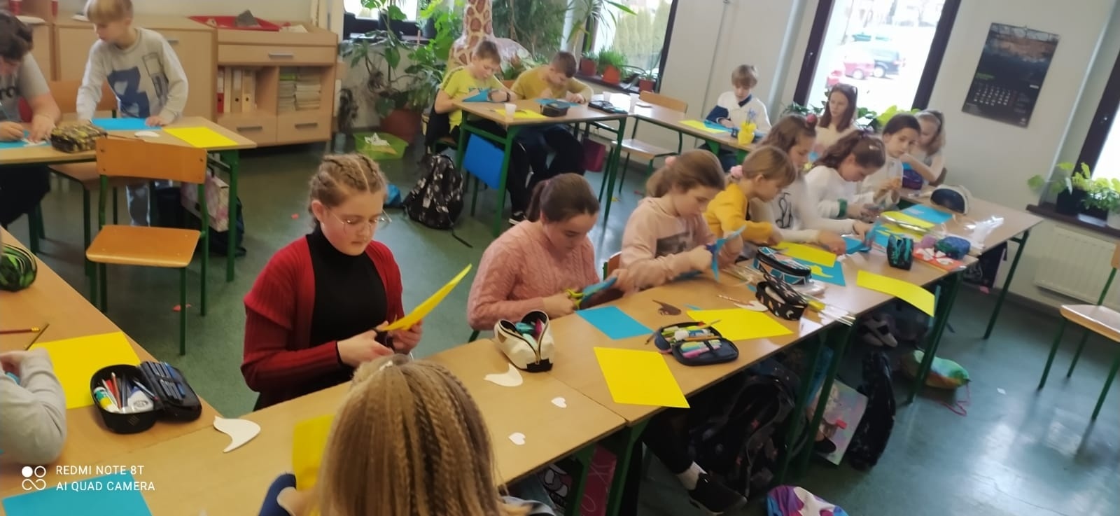 Zdjęcie w galerii na portalu naszraciborz.pl: W Brzeziu powstają niebiesko-żółte mini przytulanki wiadomości z regionu